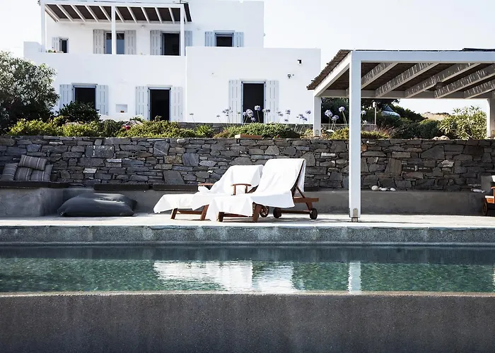 Luxury Seafront Villa *