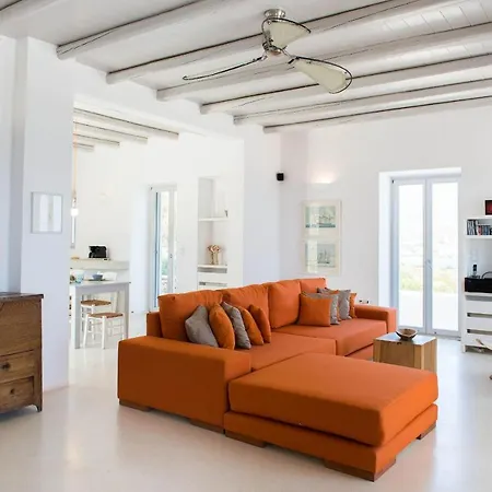 Willa Luxury Seafront Alikí