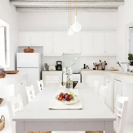 Luxury Seafront Willa Alikí